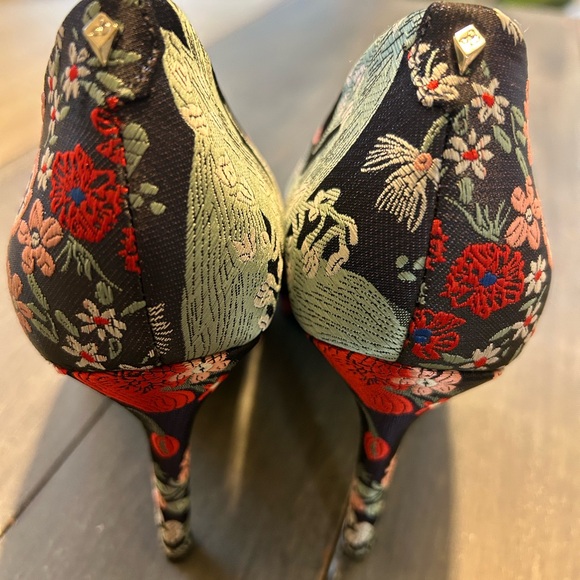 Floral Tapestry Covered Pumps by Sam Edelman - Picture 5 of 13